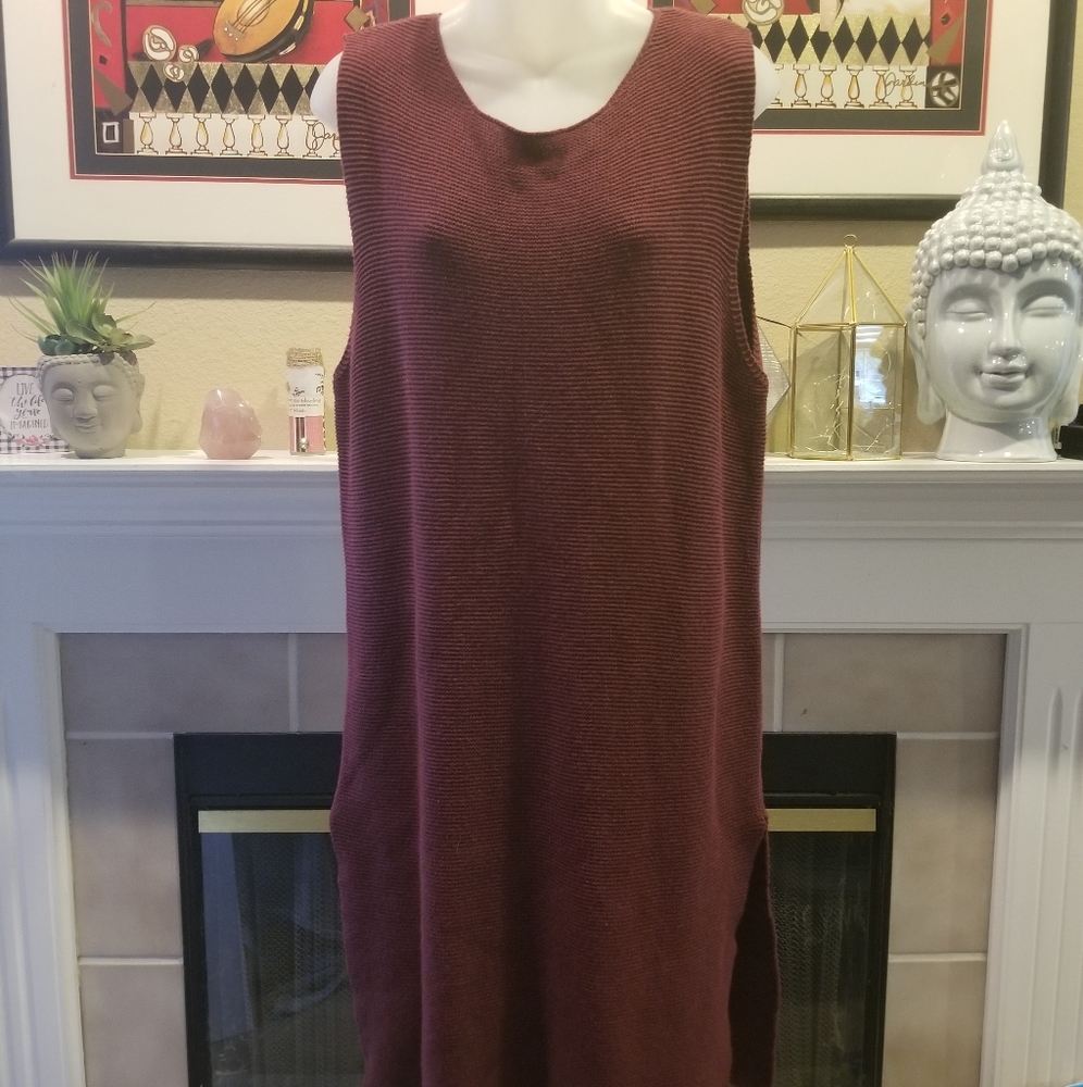 Sleeveless Burgundy Dress